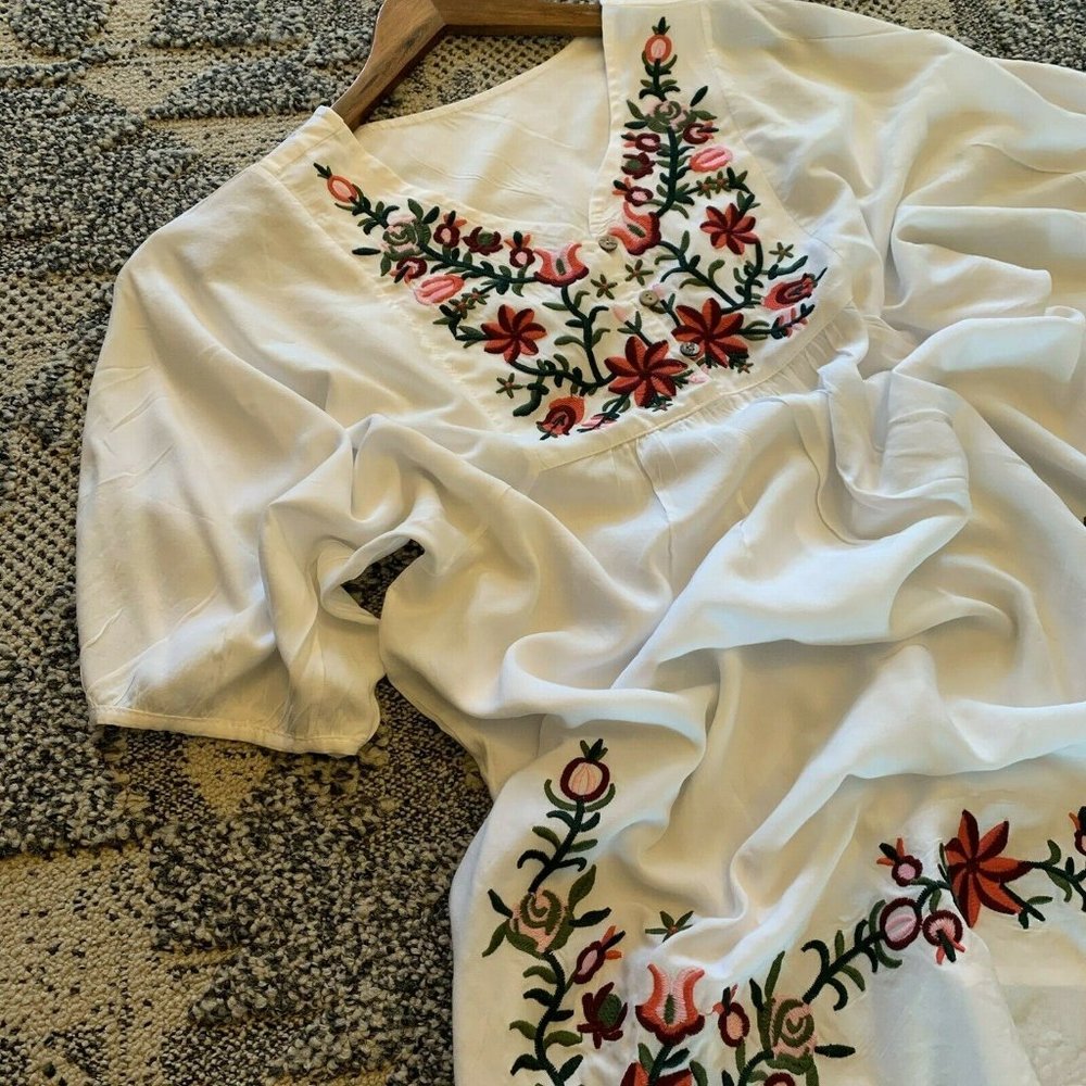 New Boho Floral Embroidered White Tunic Dress - Picture 4 of 9